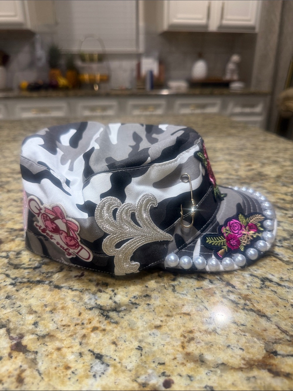 Gucci Gray Camo Embroidered Pearl-Trim Military Cap - Picture 2 of 5